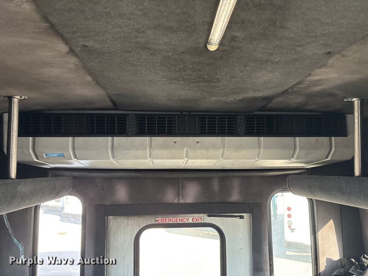 image for item EA7589 2013 Starcraft shuttle bus