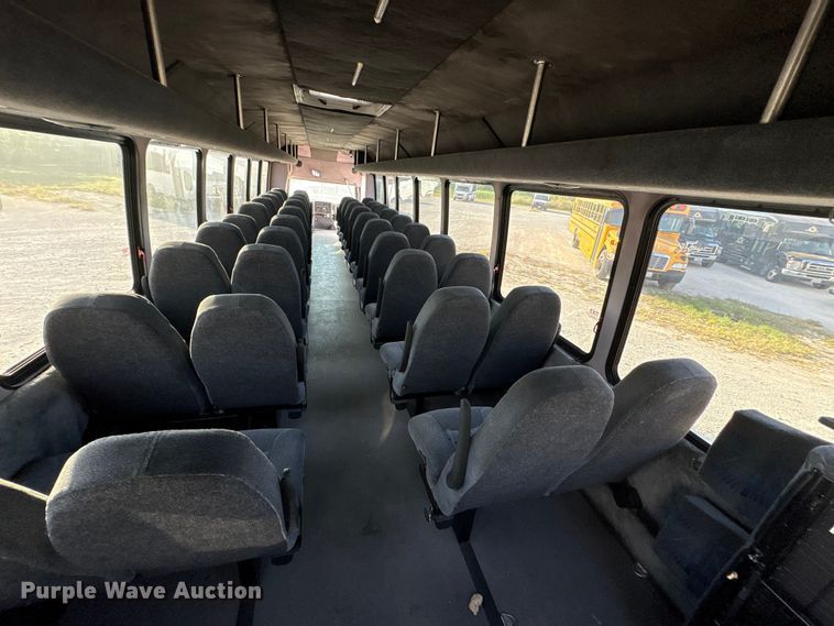 image for item EA7589 2013 Starcraft shuttle bus