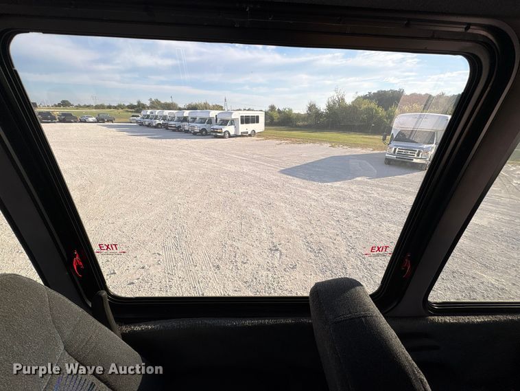 image for item EA7589 2013 Starcraft shuttle bus