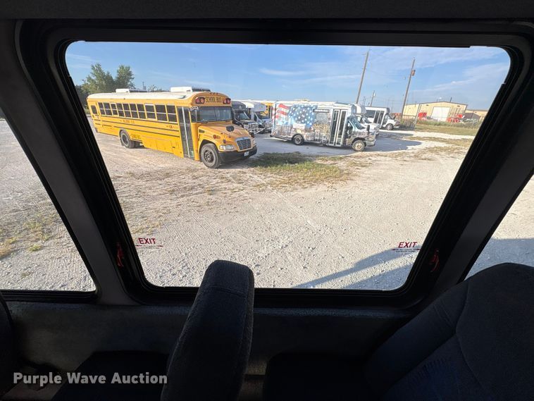 image for item EA7589 2013 Starcraft shuttle bus