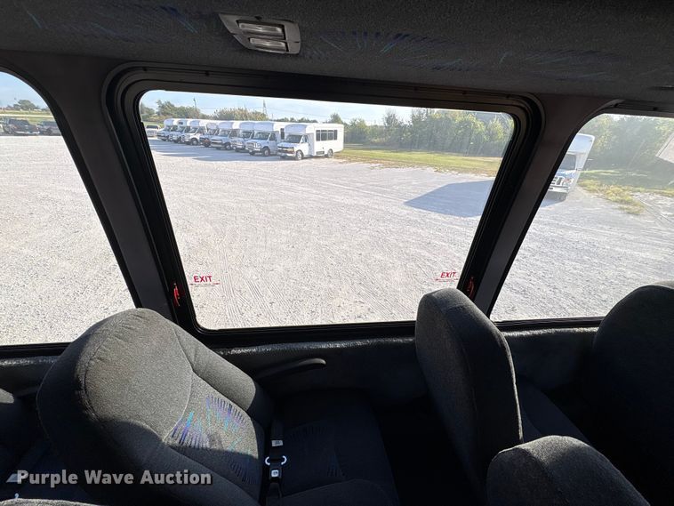 image for item EA7589 2013 Starcraft shuttle bus