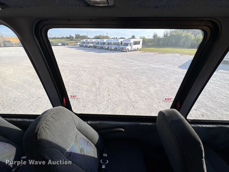 image for item EA7589 2013 Starcraft shuttle bus