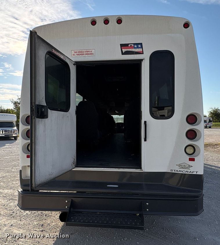 image for item EA7589 2013 Starcraft shuttle bus