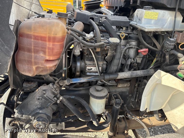 image for item EA7589 2013 Starcraft shuttle bus