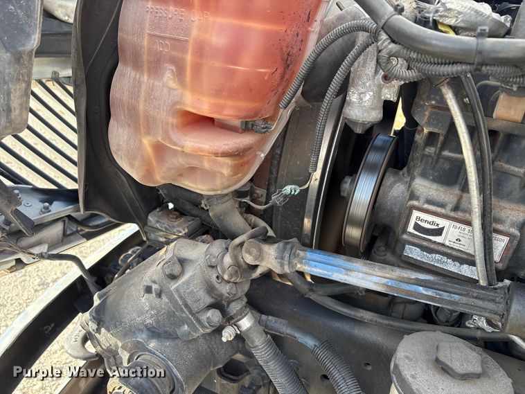 image for item EA7589 2013 Starcraft shuttle bus