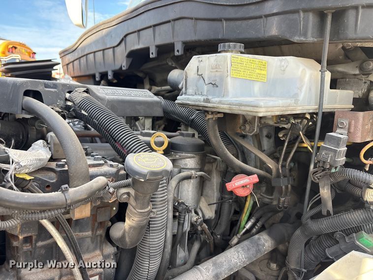 image for item EA7589 2013 Starcraft shuttle bus