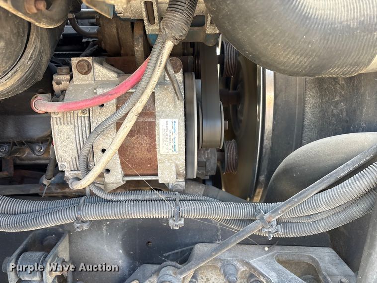 image for item EA7589 2013 Starcraft shuttle bus