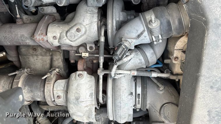 image for item EA7589 2013 Starcraft shuttle bus