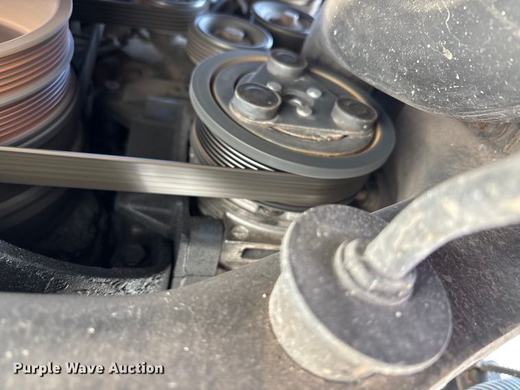 image for item EA7589 2013 Starcraft shuttle bus