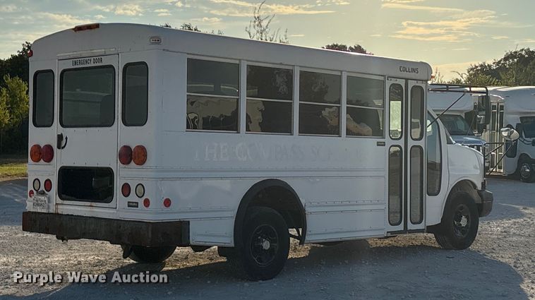 image for item EA7590 2008 Chevrolet Express shuttle bus