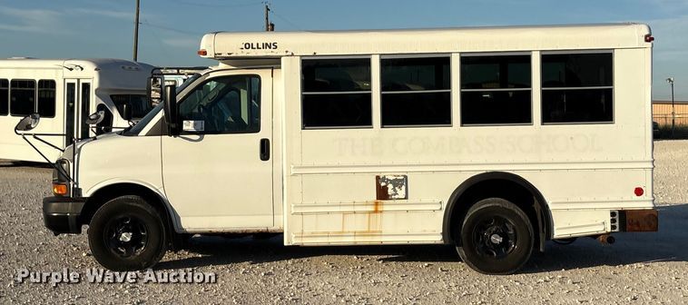 image for item EA7590 2008 Chevrolet Express shuttle bus