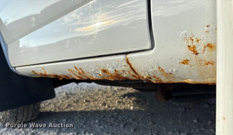 image for item EA7590 2008 Chevrolet Express shuttle bus