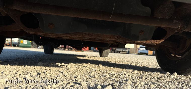 image for item EA7590 2008 Chevrolet Express shuttle bus