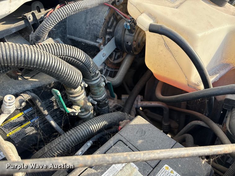 image for item EA7590 2008 Chevrolet Express shuttle bus