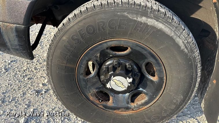 image for item EA7590 2008 Chevrolet Express shuttle bus