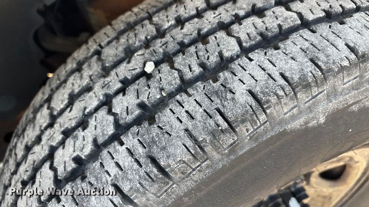 image for item EA7590 2008 Chevrolet Express shuttle bus