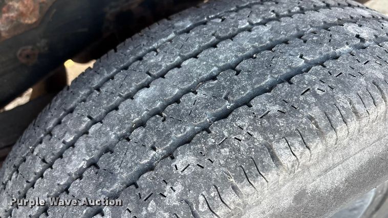 image for item EA7590 2008 Chevrolet Express shuttle bus