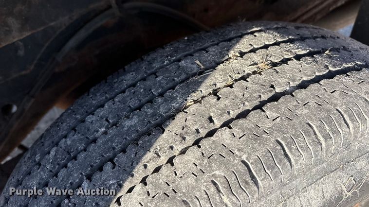 image for item EA7590 2008 Chevrolet Express shuttle bus