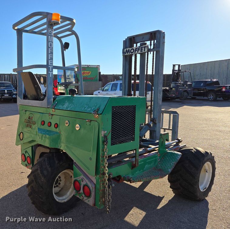 image for item EB1109 Moffett M5000 forklift