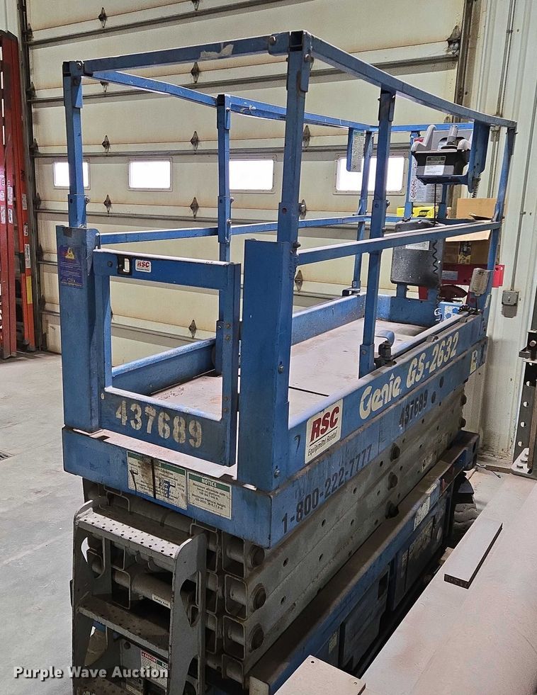 image for item EB1113 Genie GS-2632 scissor lift