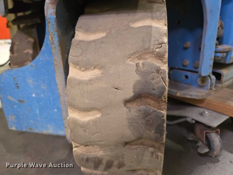 image for item EB1113 Genie GS-2632 scissor lift