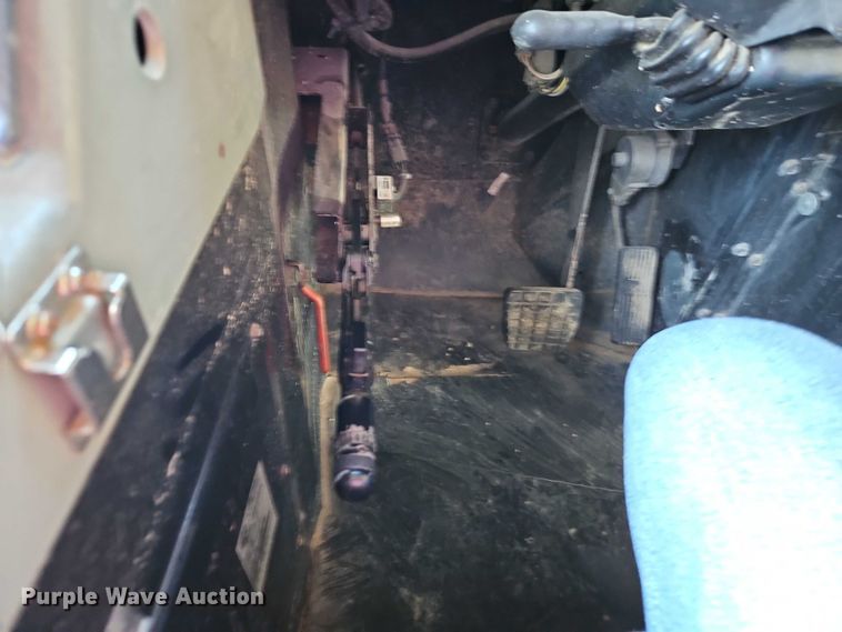 image for item EB8240 2005 Blue Bird Vision school bus