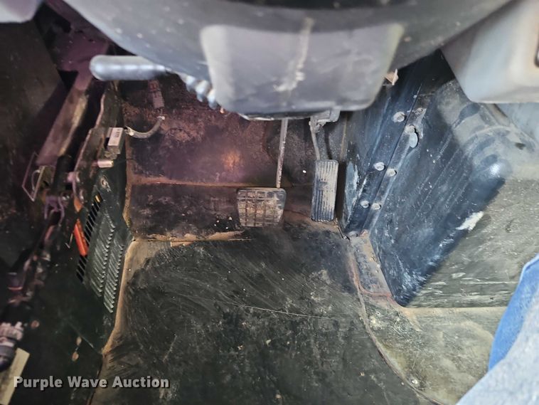 image for item EB8240 2005 Blue Bird Vision school bus