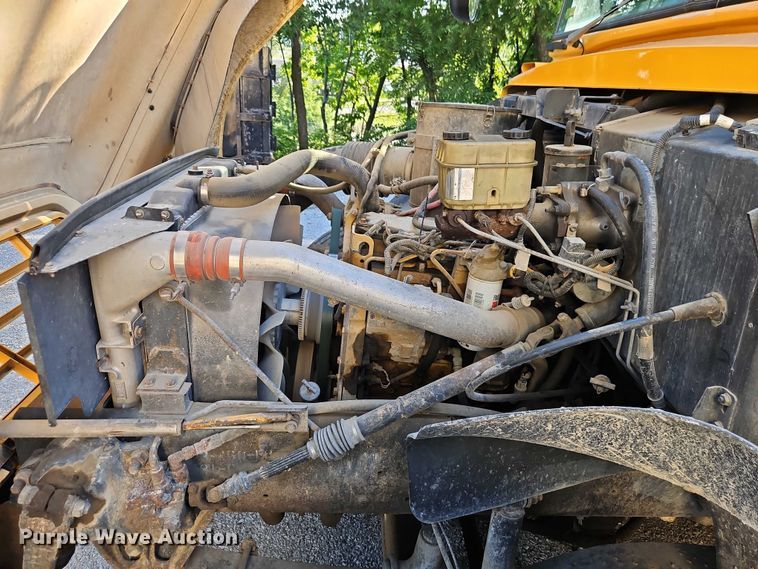 image for item EB8240 2005 Blue Bird Vision school bus