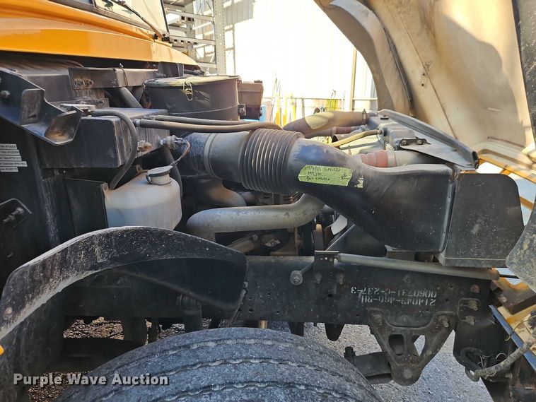 image for item EB8240 2005 Blue Bird Vision school bus