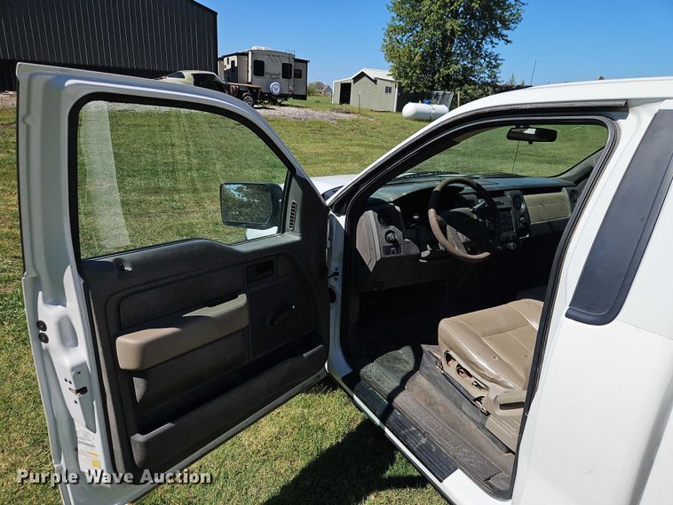 image for item EB8323 2010 Ford F150 pickup truck