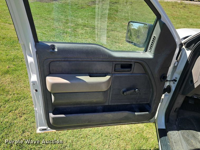 image for item EB8323 2010 Ford F150 pickup truck