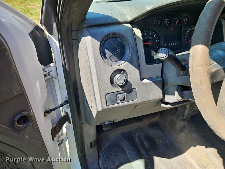 image for item EB8323 2010 Ford F150 pickup truck