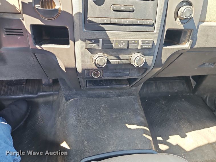 image for item EB8323 2010 Ford F150 pickup truck