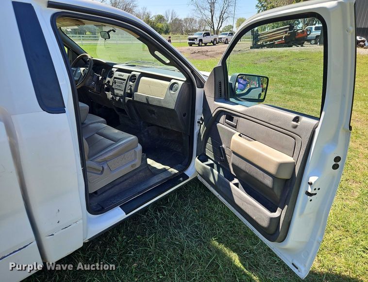 image for item EB8323 2010 Ford F150 pickup truck