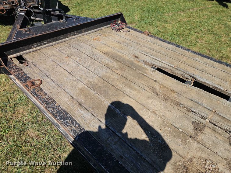 image for item EB8325 2017 Redi Haul RX1827NBE-102 equipment trailer