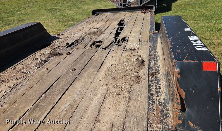 image for item EB8325 2017 Redi Haul RX1827NBE-102 equipment trailer