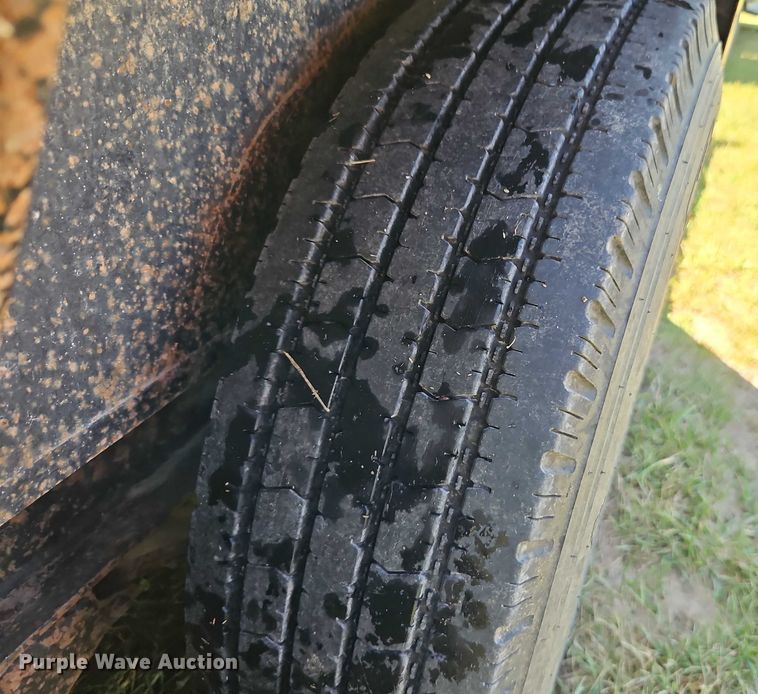 image for item EB8325 2017 Redi Haul RX1827NBE-102 equipment trailer