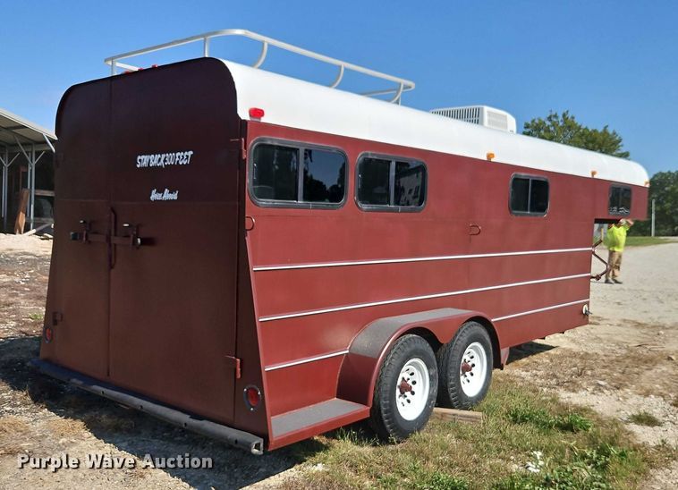 image for item EB8340 2004 Hook-On Trailers horse trailer