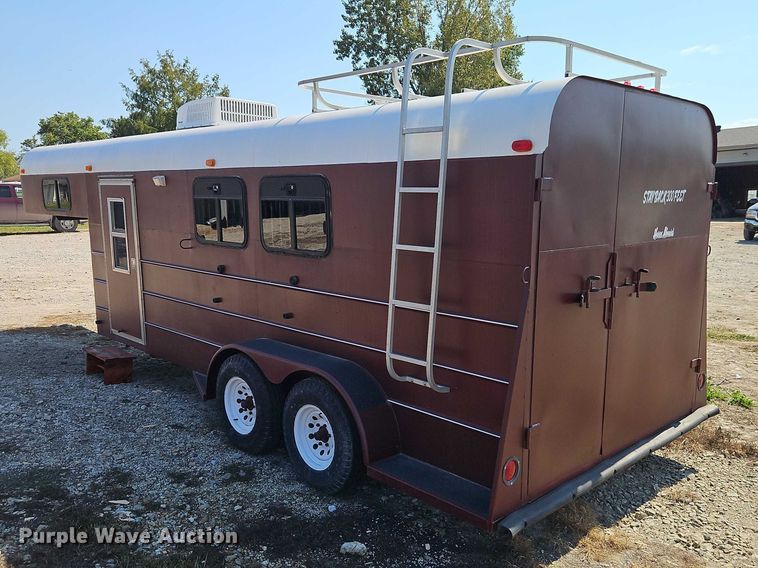 image for item EB8340 2004 Hook-On Trailers horse trailer