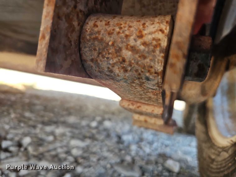 image for item EB8340 2004 Hook-On Trailers horse trailer