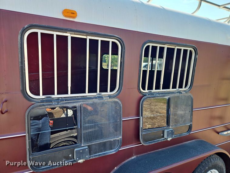 image for item EB8340 2004 Hook-On Trailers horse trailer