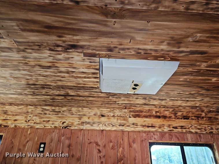 image for item EB8340 2004 Hook-On Trailers horse trailer