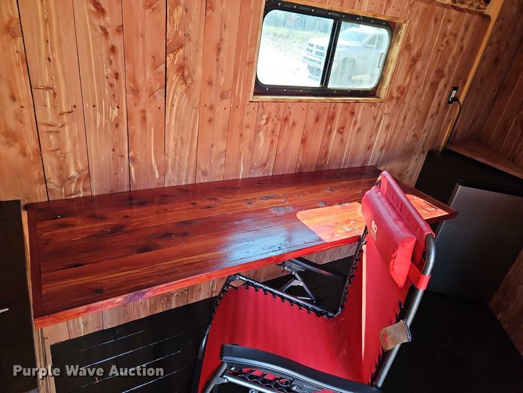 image for item EB8340 2004 Hook-On Trailers horse trailer