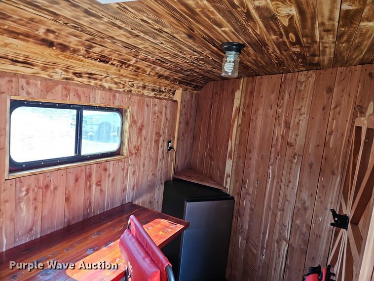 image for item EB8340 2004 Hook-On Trailers horse trailer