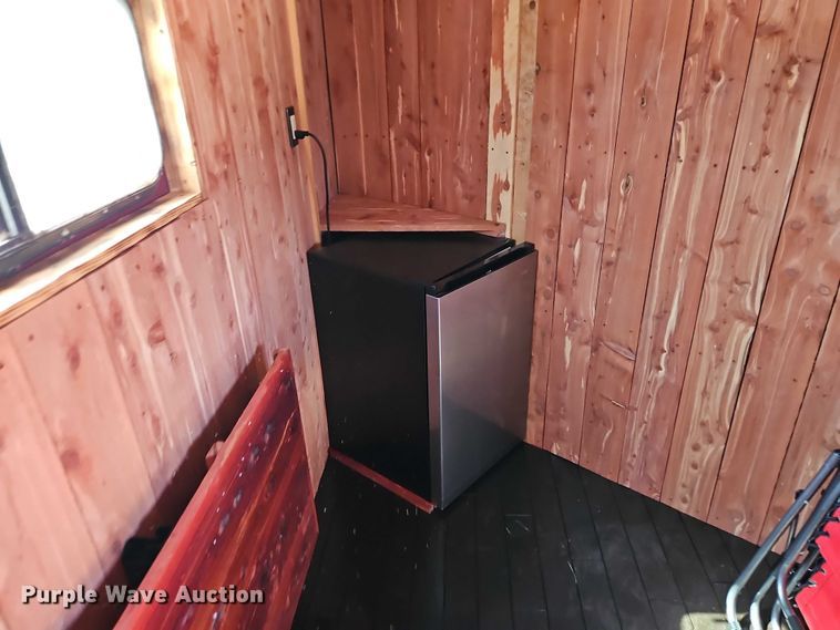 image for item EB8340 2004 Hook-On Trailers horse trailer