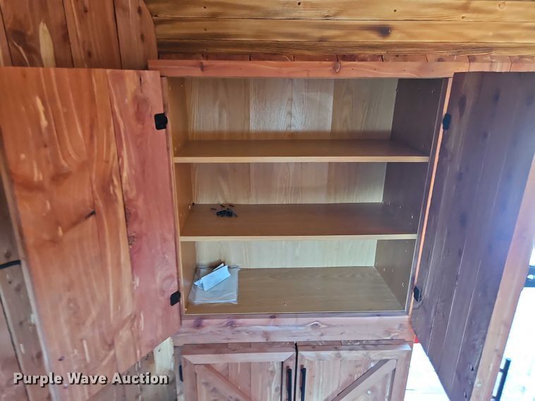 image for item EB8340 2004 Hook-On Trailers horse trailer