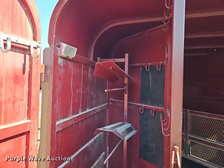 image for item EB8340 2004 Hook-On Trailers horse trailer