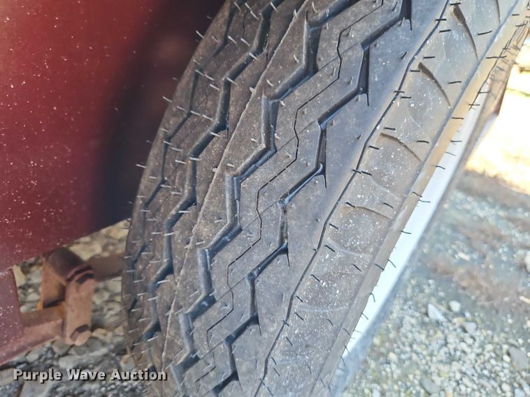 image for item EB8340 2004 Hook-On Trailers horse trailer