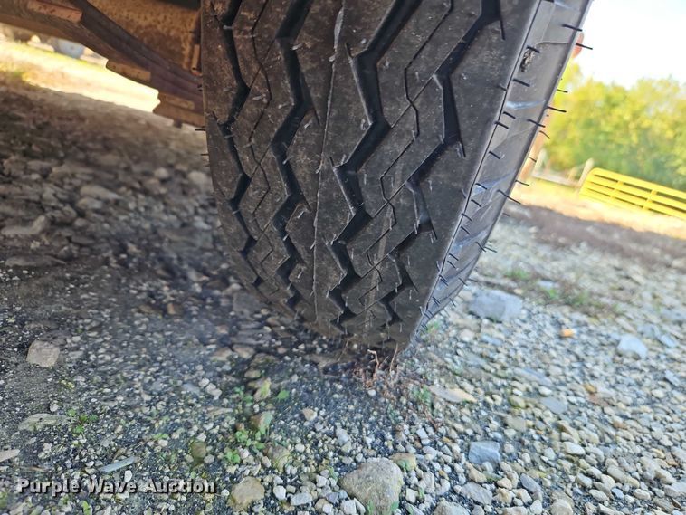 image for item EB8340 2004 Hook-On Trailers horse trailer