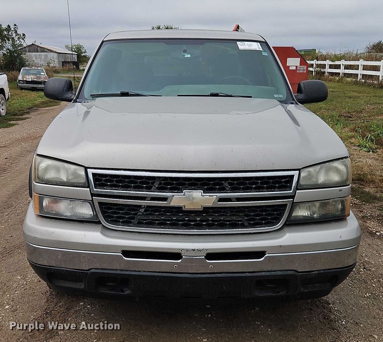 image for item EB8366 2006 Chevrolet Silverado 1500 Ext. Cab pickup truck